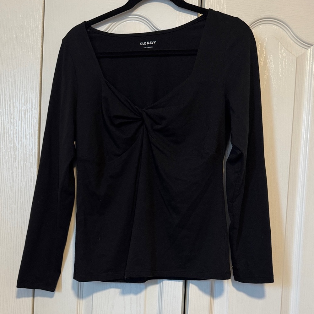 Old Navy Women's Elegant Black Long Sleeve Tee